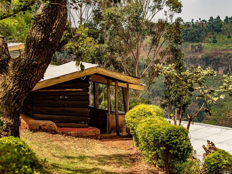 Crows Nest Sipi is a low budget accommodation mainly for backpackers, offering an amazing view of the sipi falls and the sipi valley